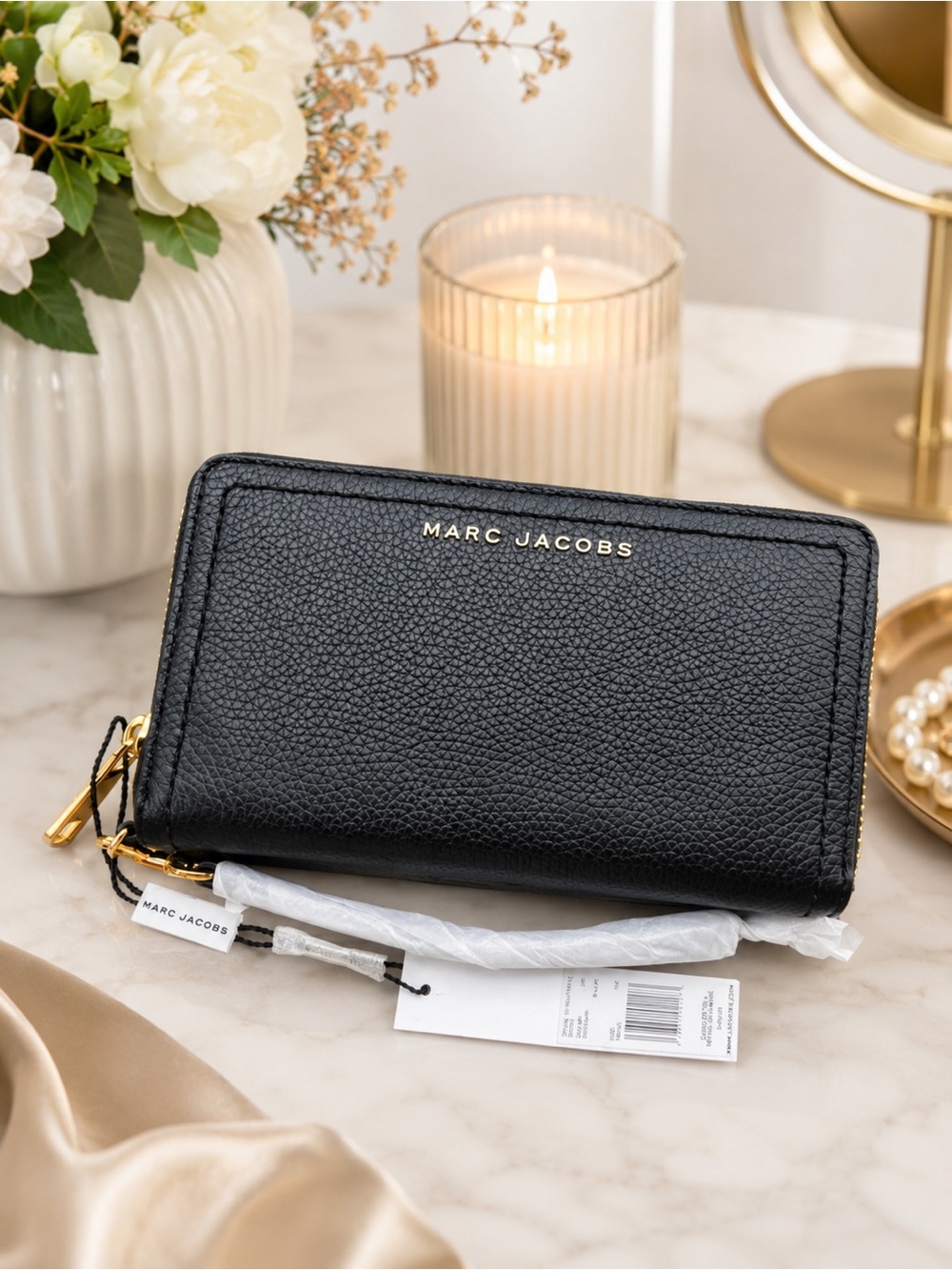 Marc Jacobs black leather wallet with gold hardware